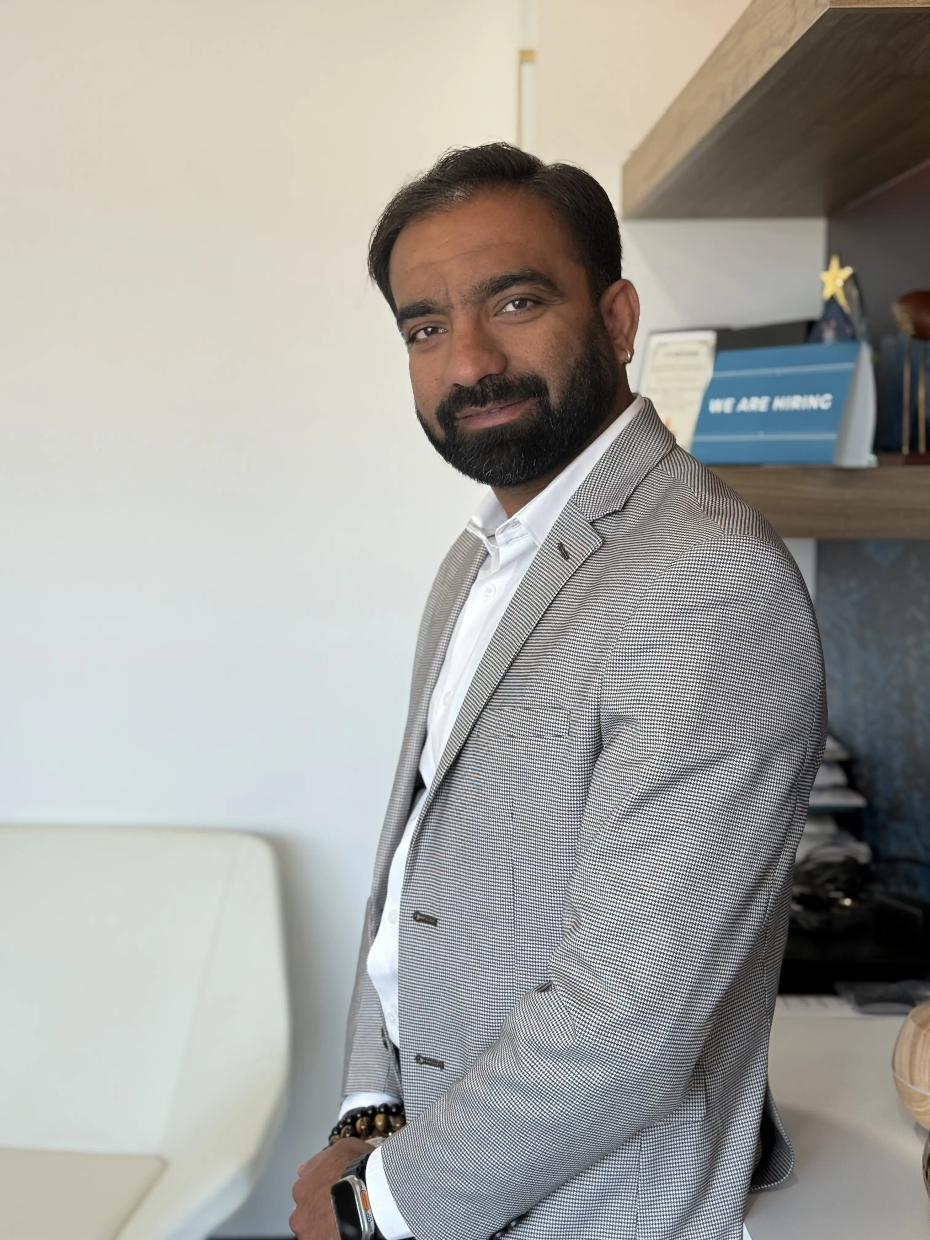 Abhishek Jariwala with family